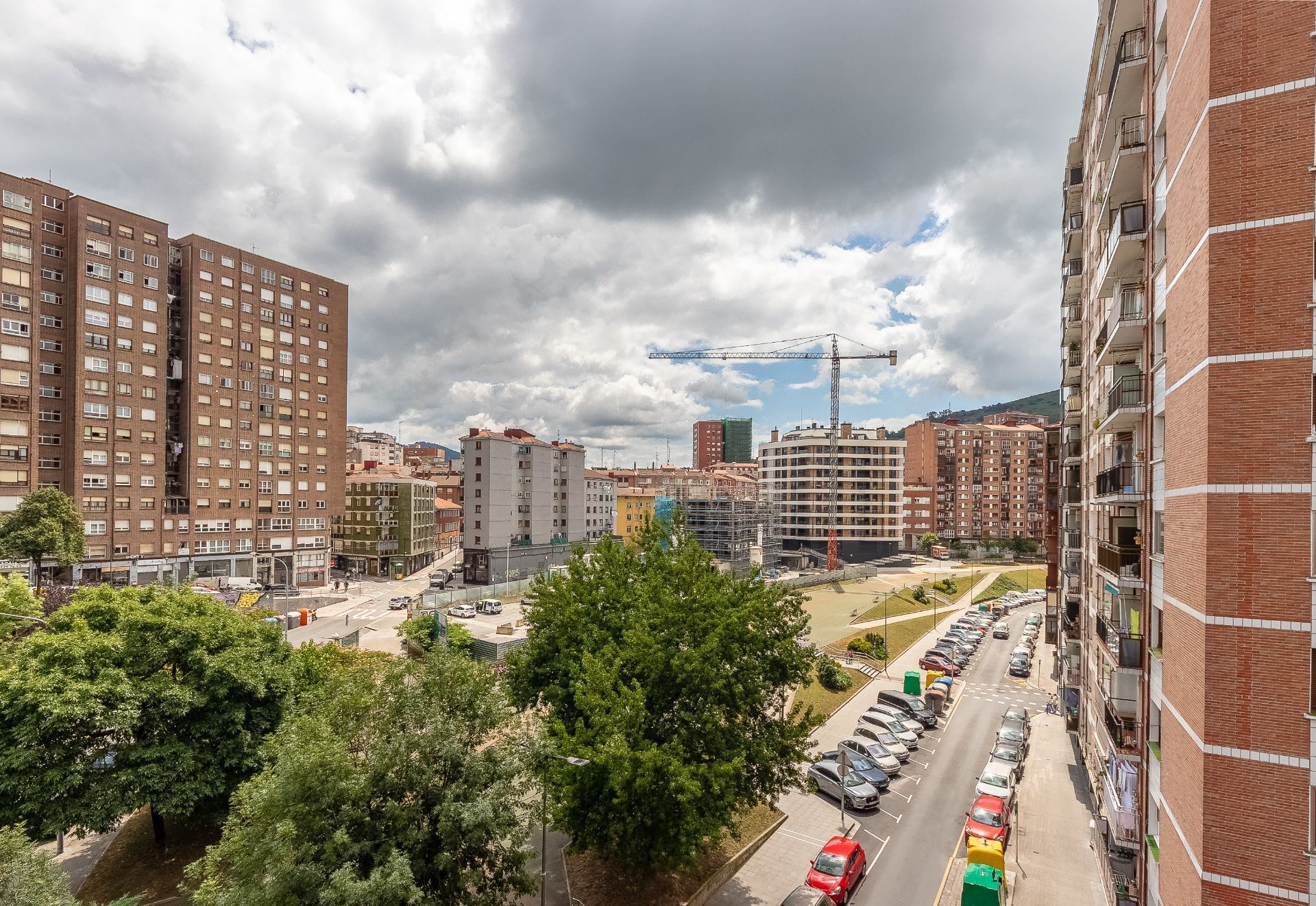 Vista exterior de Piso en venta en Basauri  con Calefacción y Terraza