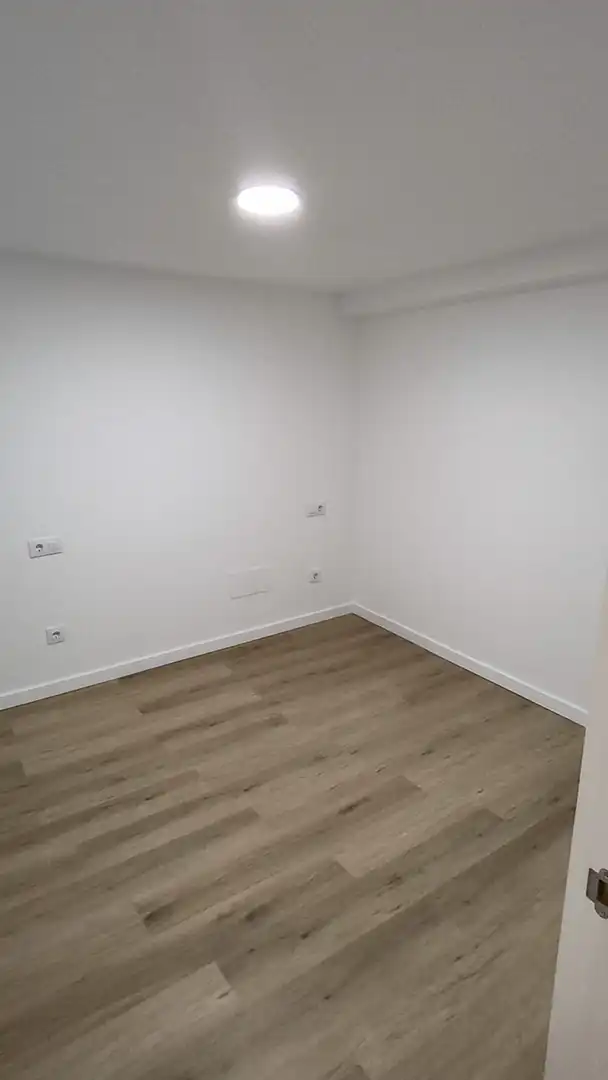 Habitación de Casa adosada en venta en Santa Cruz de Bezana con Calefacción y Parquet