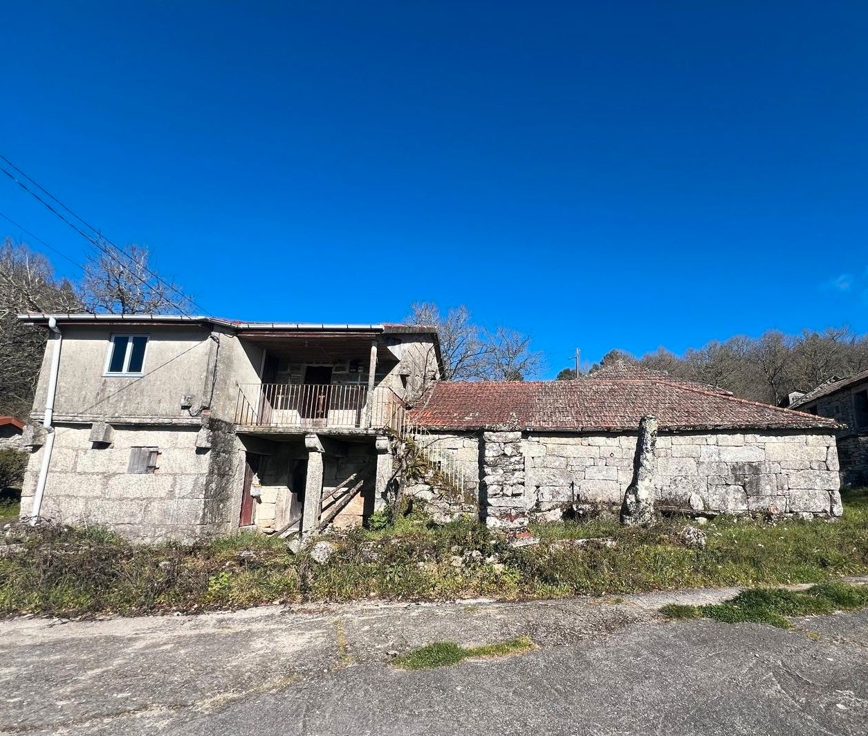 Exterior view of Country house for sale in O Irixo  with Private garden, Storage room and Oven