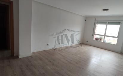Sala d'estar de Pis en venda en  Madrid Capital amb Aire condicionat, Calefacció i Parquet