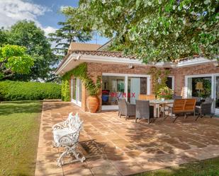 Jardí de Casa o xalet en venda en Girona Capital amb Aire condicionat, Calefacció i Jardí privat