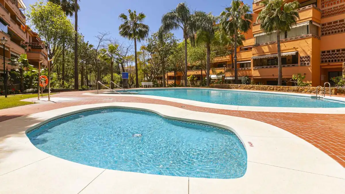 Apartment mit Pool zum Verkauf in Avenida Conde Rudi