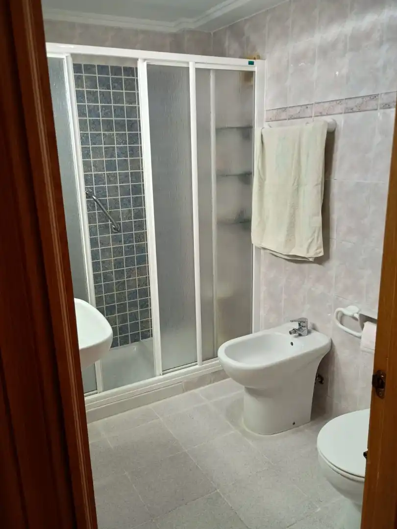 Bathroom of Flat for sale in Valencia  with Air Conditioner and Heating