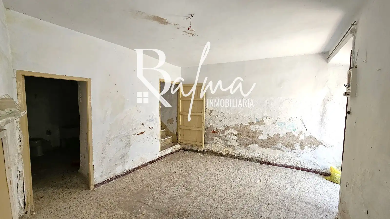 Casa adosada en venta en Alfarnate