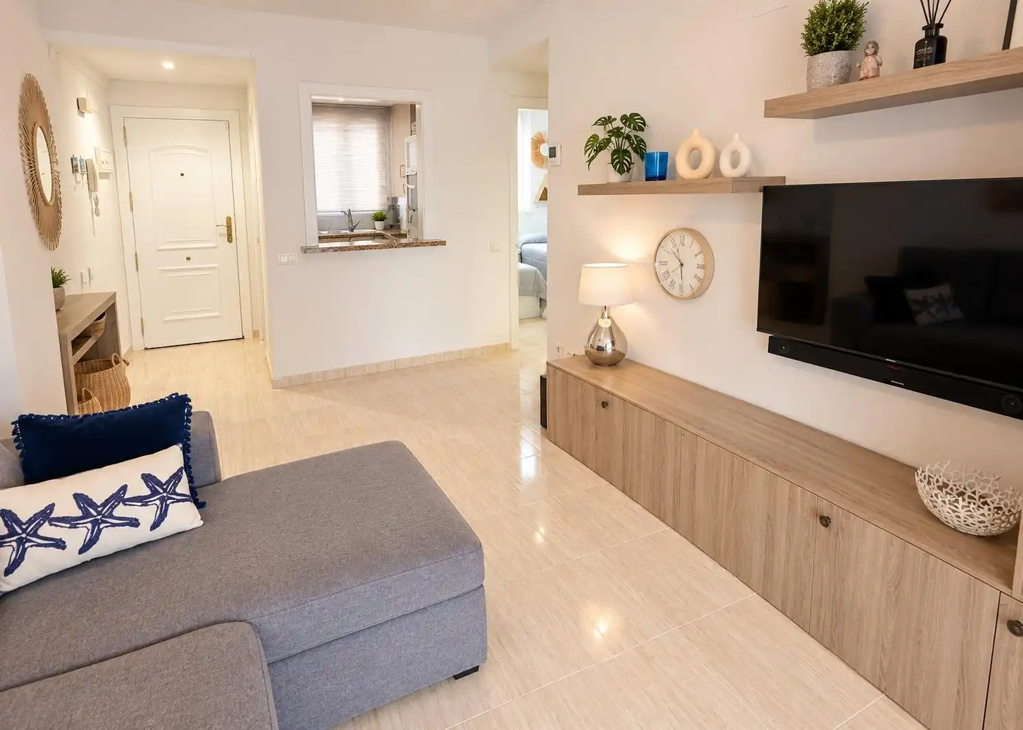 Apartment with pool for sale in Calle AMPLARIES, imagen 2