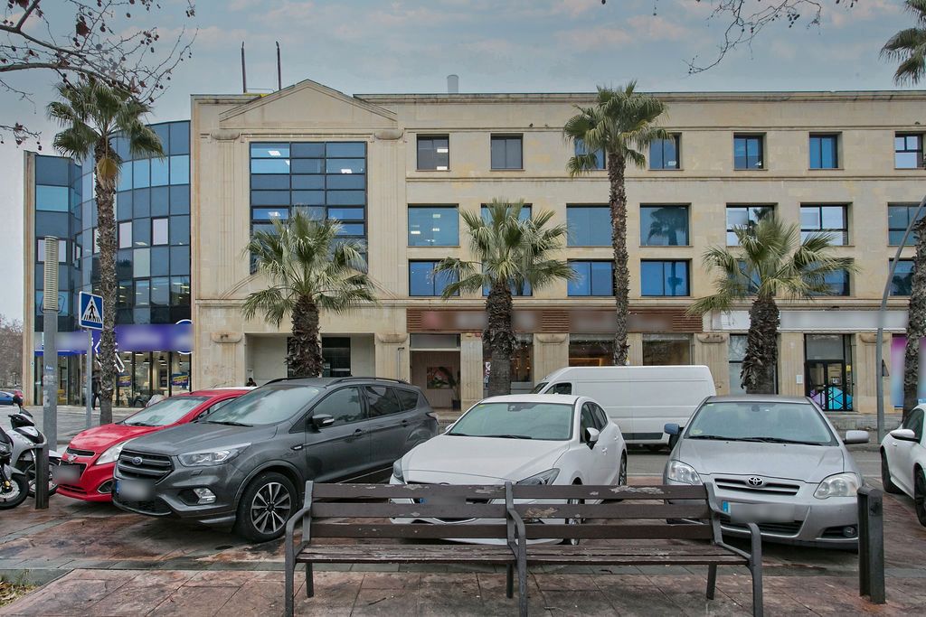 Exterior view of Office for sale in Cornellà de Llobregat