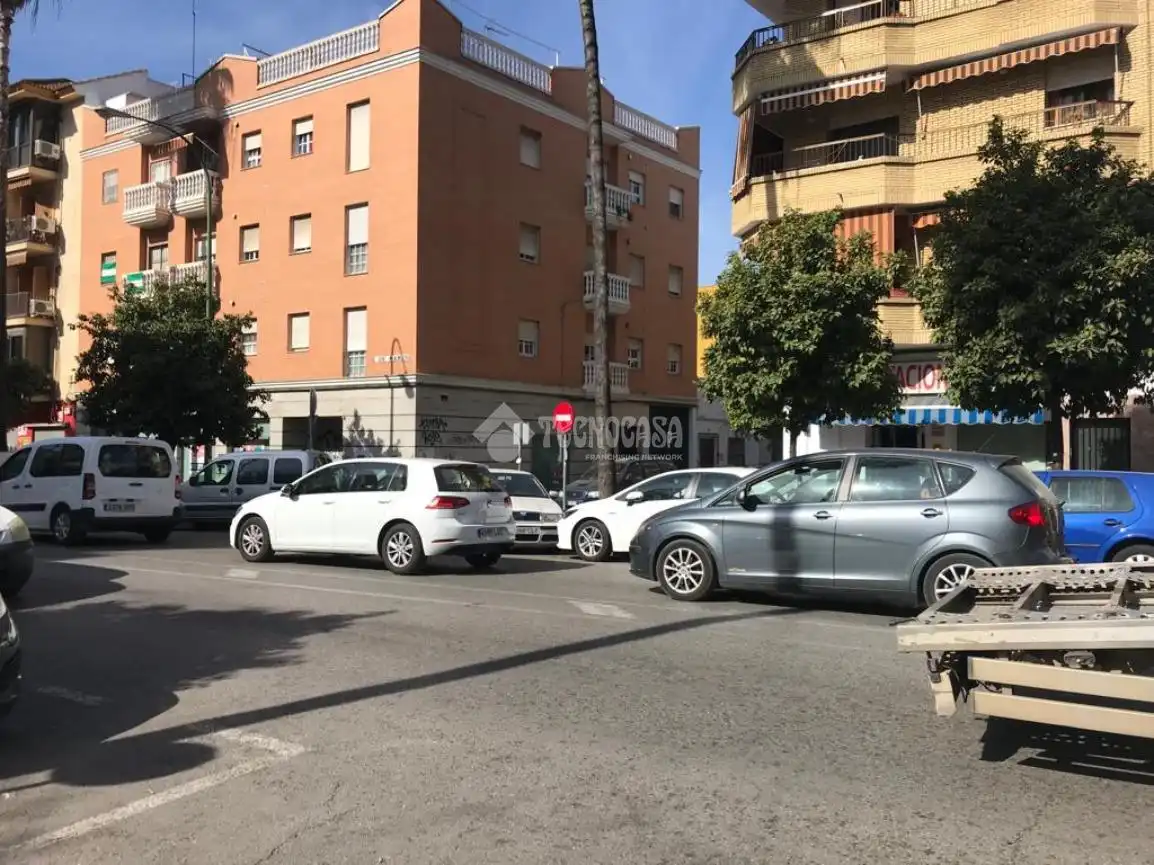 Vista exterior de Local en venta en Sevilla con Aire acondicionado y Internet