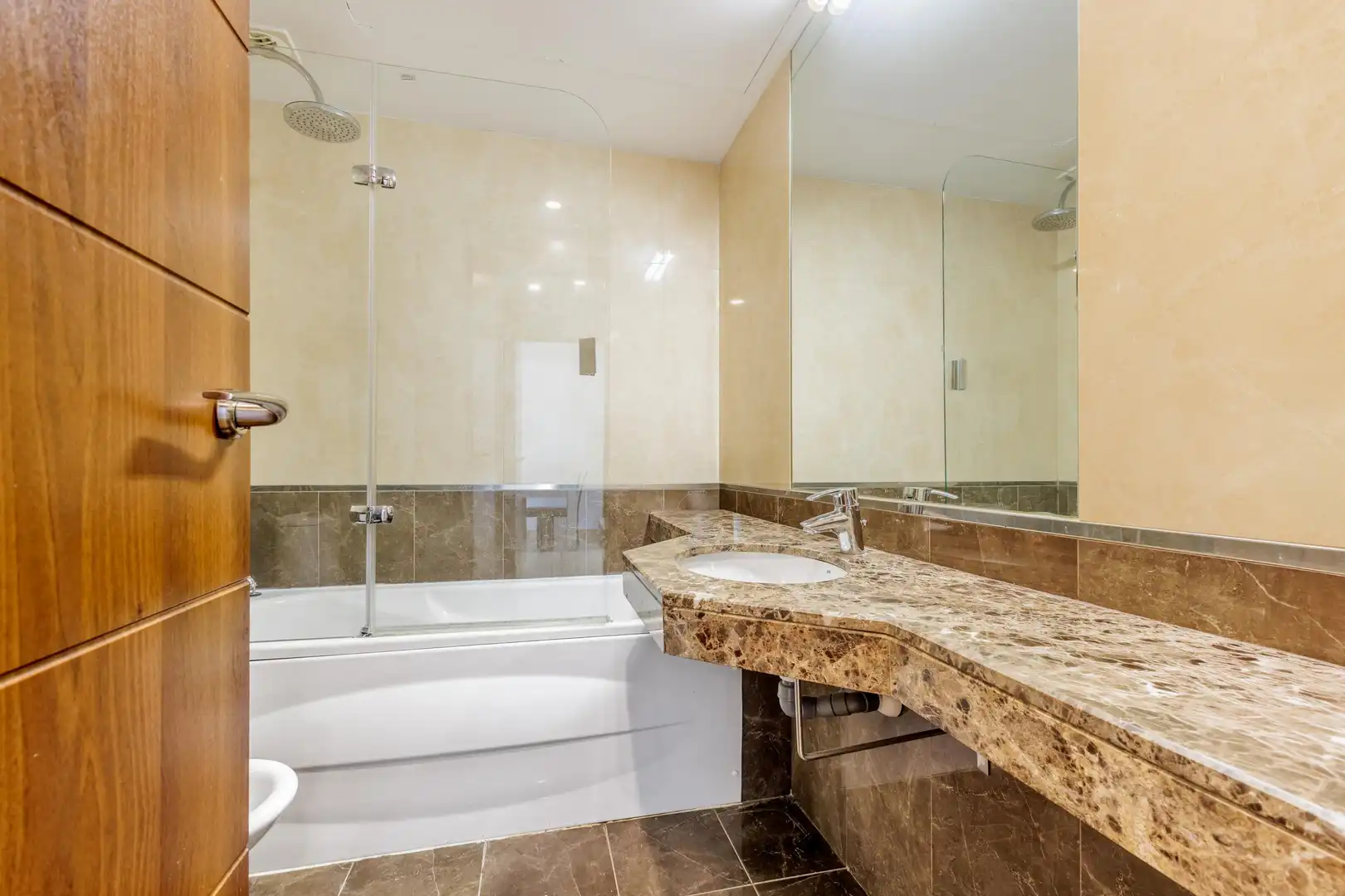 Baño de Apartamento en venta en Mijas con Aire acondicionado, Calefacción y Jardín privado