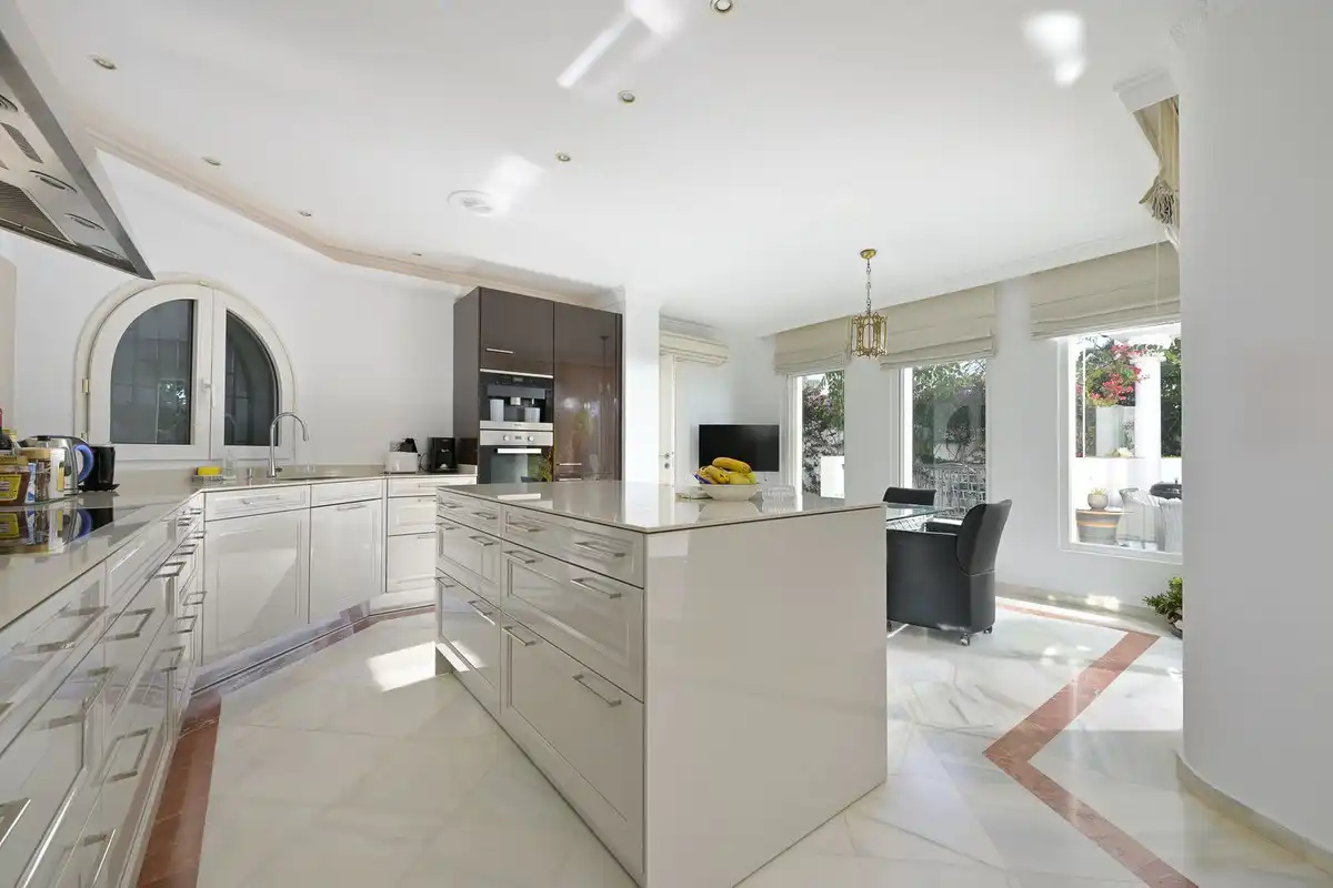 Cocina de Casa o chalet en venta en Marbella con Terraza, Trastero y Piscina