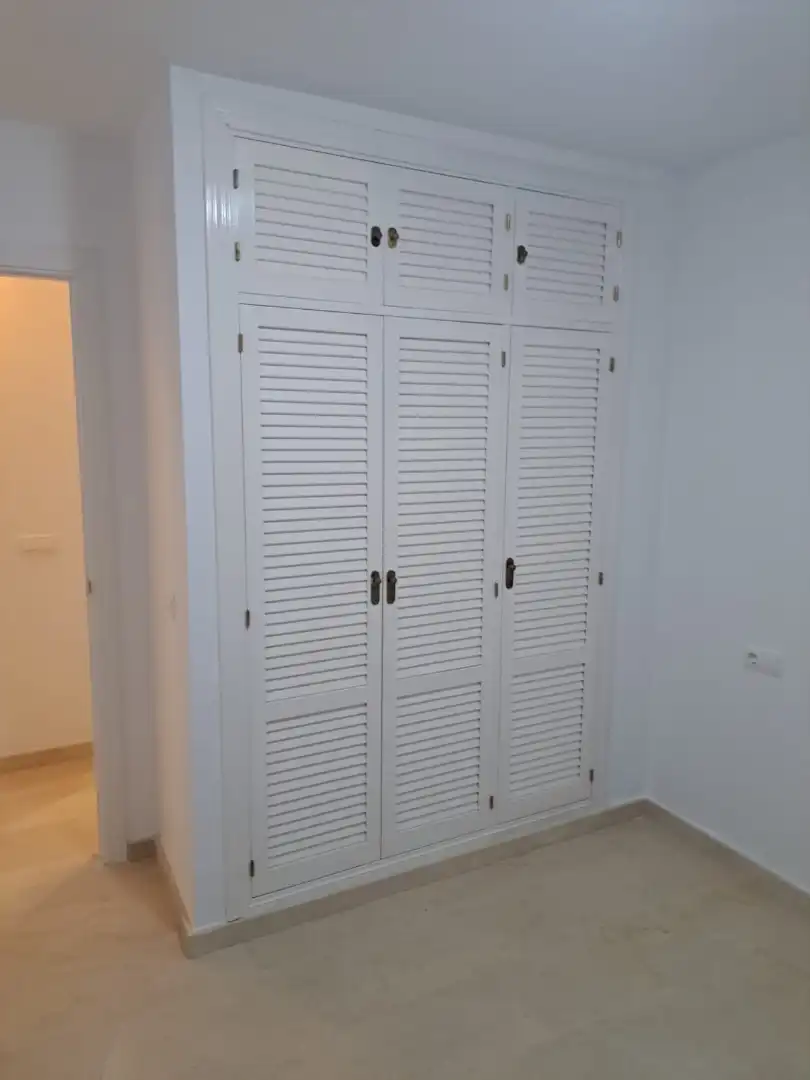 Schlafzimmer von Einfamilien-Reihenhaus zum Verkauf in Manilva mit Privatgarten und Gemeinschaftspool