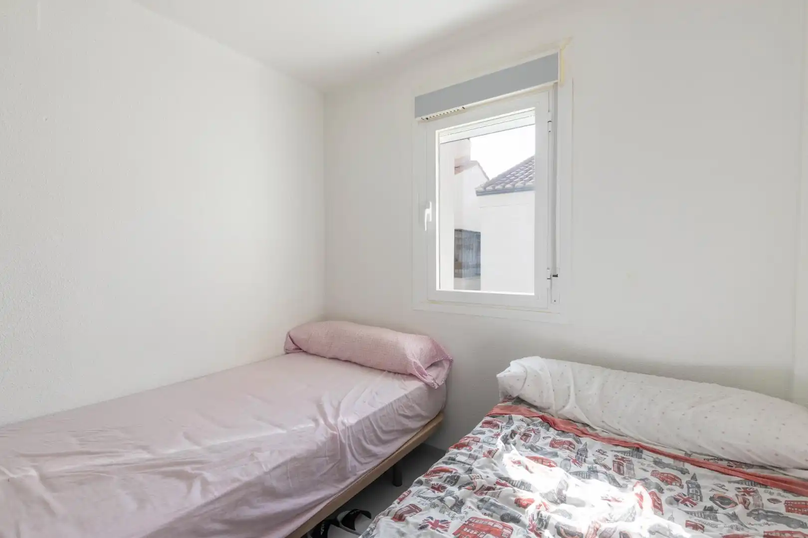 Habitación de Casa adosada en venta en Guadix con Aire acondicionado y Terraza