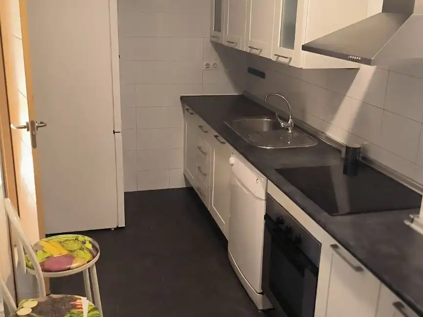 Küche von Wohnung zum Verkauf in Camas mit Klimaanlage