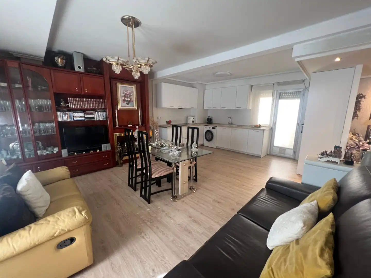 Sala de estar de Piso en venta en  Logroño con Calefacción, Trastero y Balcón
