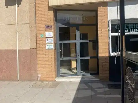Oficina de lloguer en Adra amb Aire condicionat i Calefacció