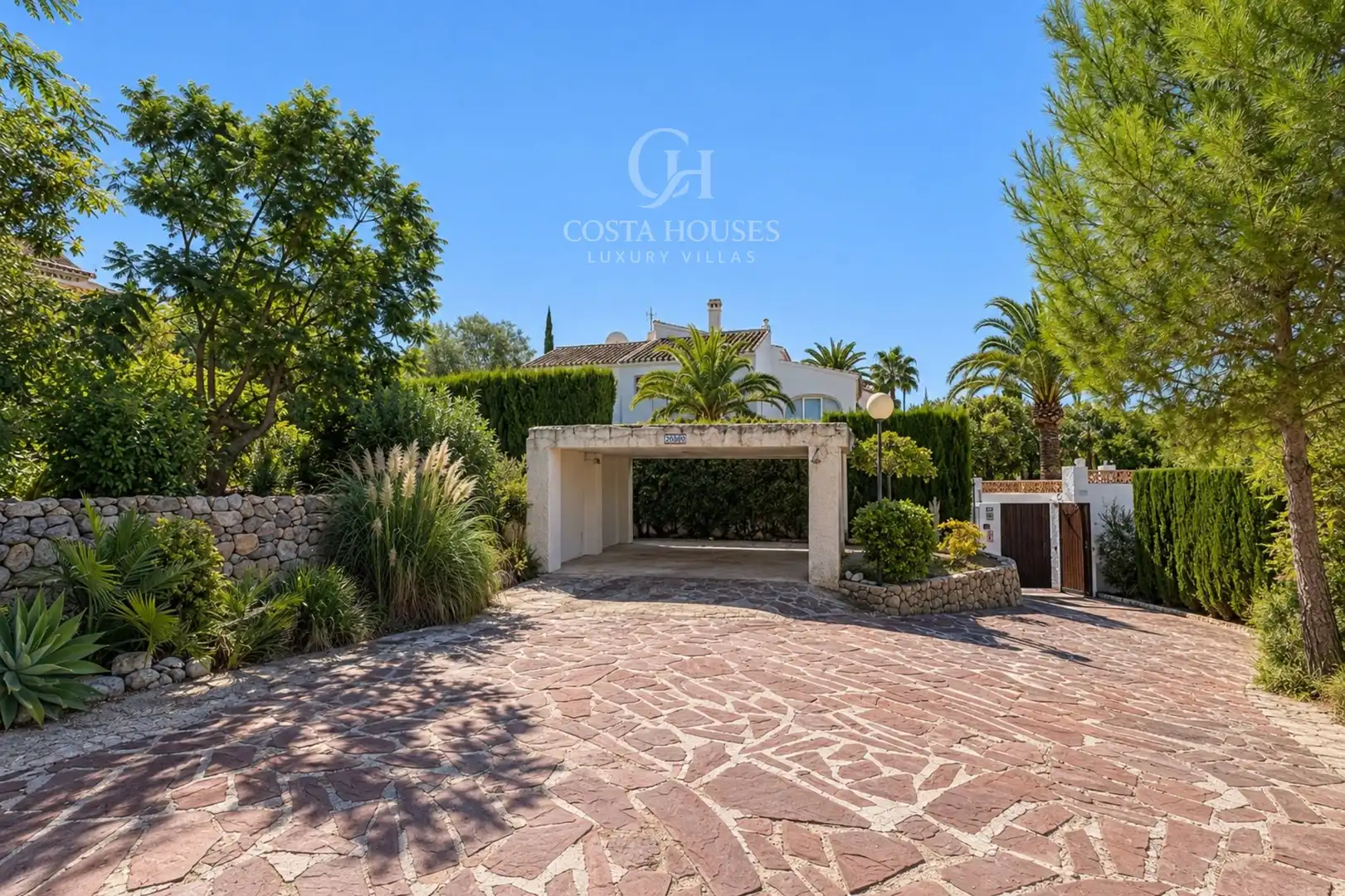 Vista exterior de Casa o chalet en venta en Partides comunes - Adsubia