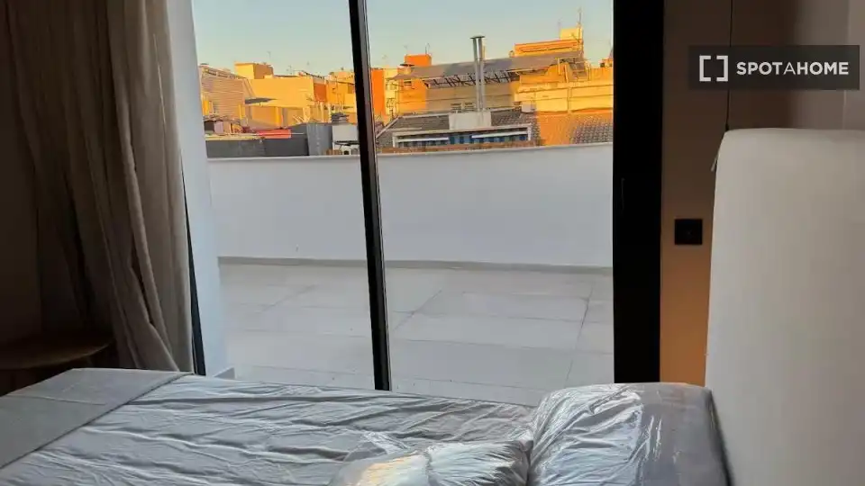 Bedroom of Flat for rent in Santa Coloma de Gramenet  with Air Conditioner, Heating and Furnished