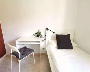 Bedroom of Flat to share in El Masnou  with Air Conditioner and Terrace