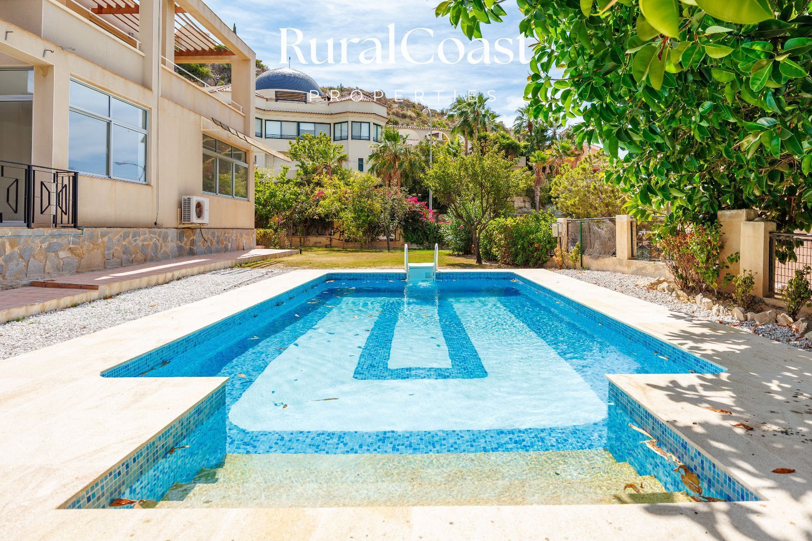 Swimming pool of House or chalet for sale in El Campello  with Air Conditioner, Terrace and Swimming Pool