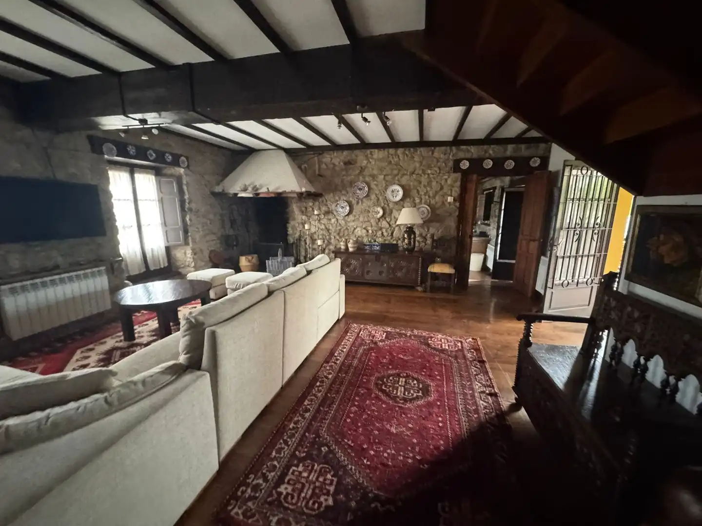 Sala d'estar de Casa adosada en venda en Llanes amb Calefacció, Jardí privat i Parquet