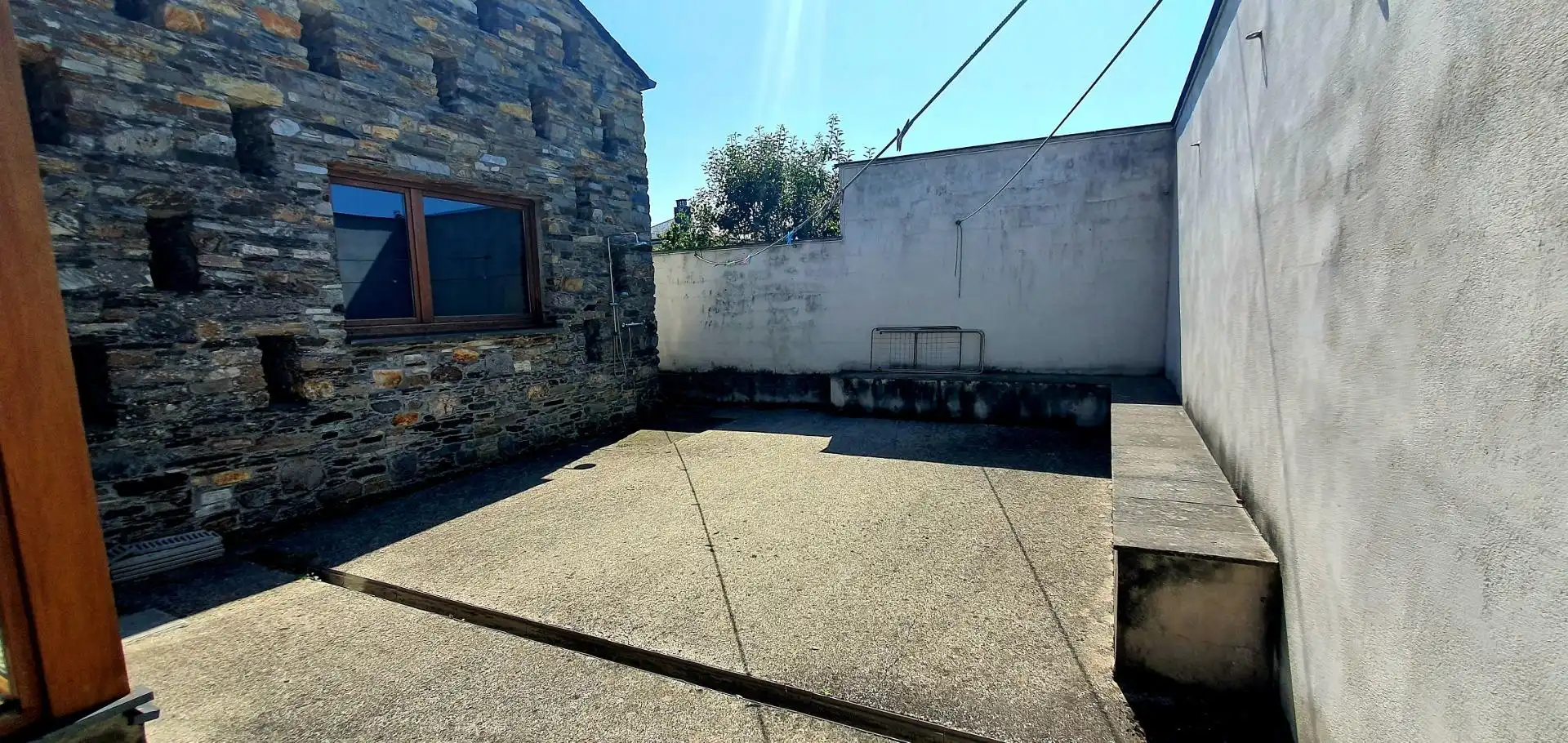 Vista exterior de Casa o xalet en venda en Tapia de Casariego amb Calefacció, Jardí privat i Terrassa
