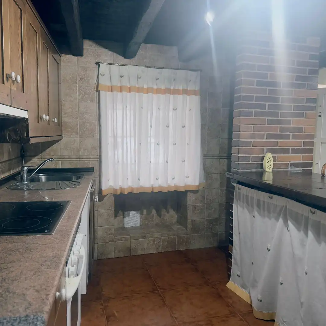 Cuina de Casa o xalet en venda en Navalagamella amb Traster i Alarma