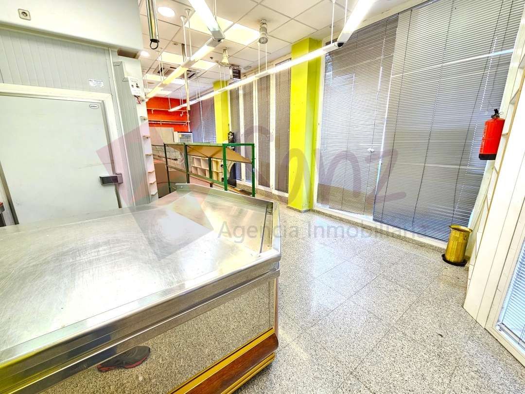 Premises to rent in  Logroño  with Air Conditioner and Furnished