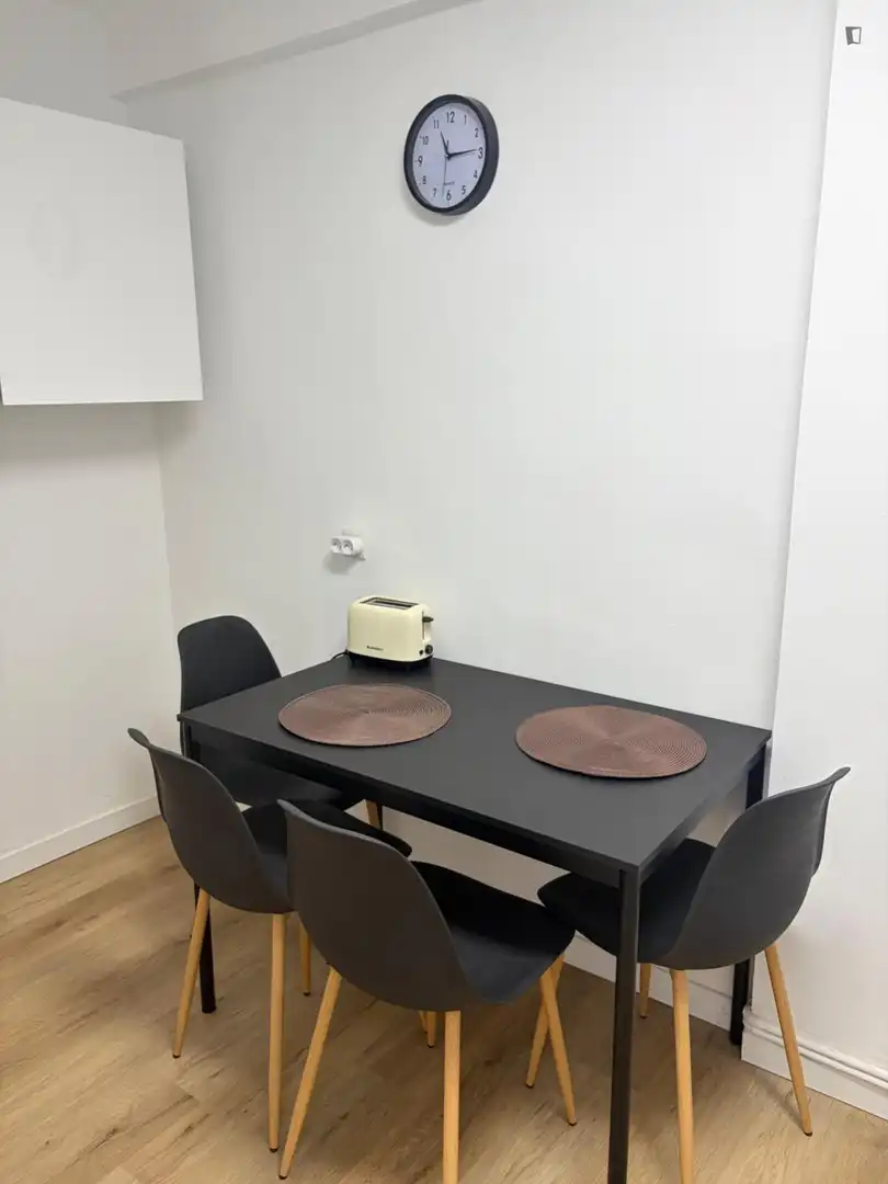 Esszimmer von Wohnungen zur Miete in Zaragoza mit Klimaanlage, Möbliert und Ofen