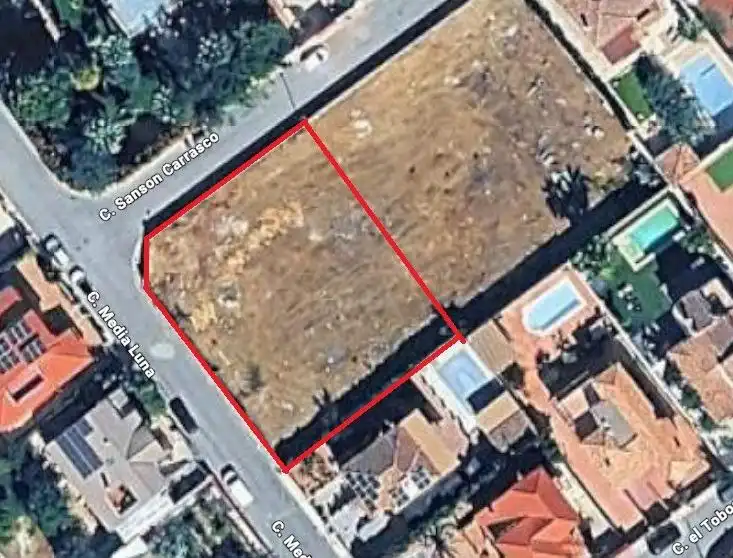 Residential land for sale in Calle de la Media Luna
