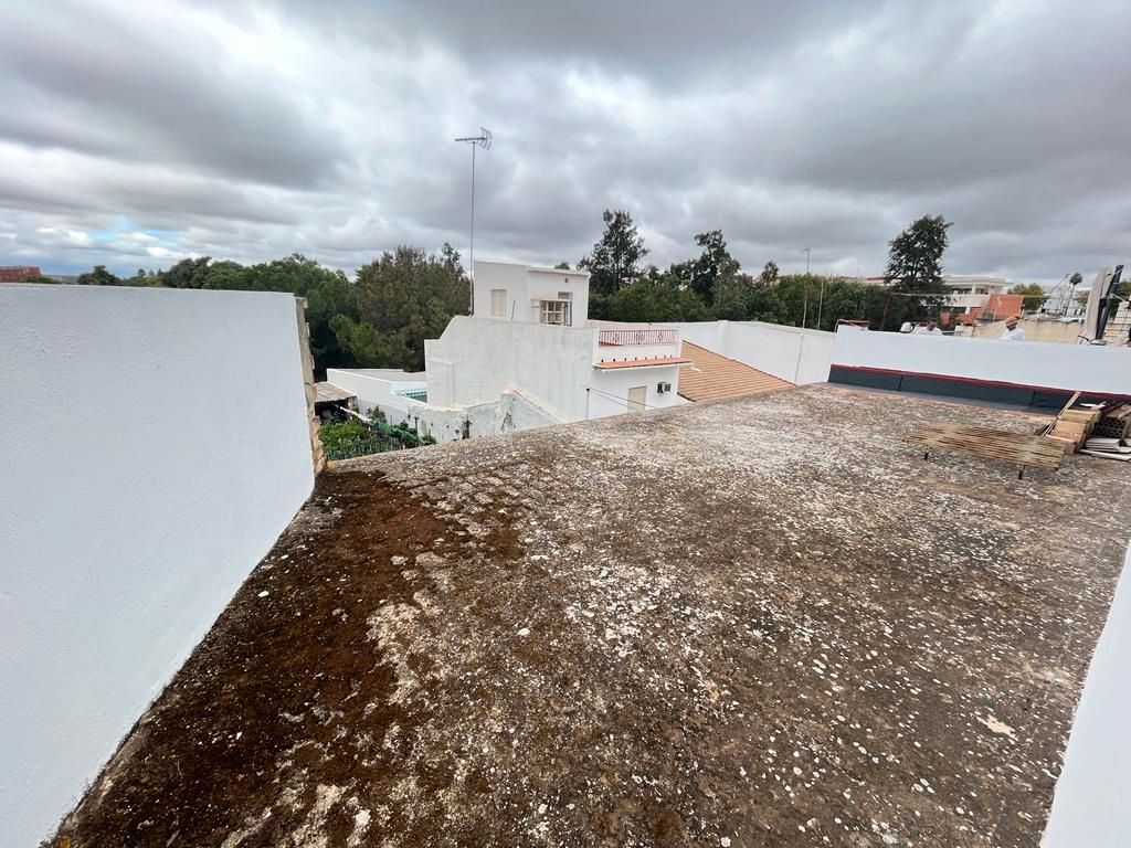 Vista exterior de Piso en venta en Sanlúcar la Mayor con Terraza