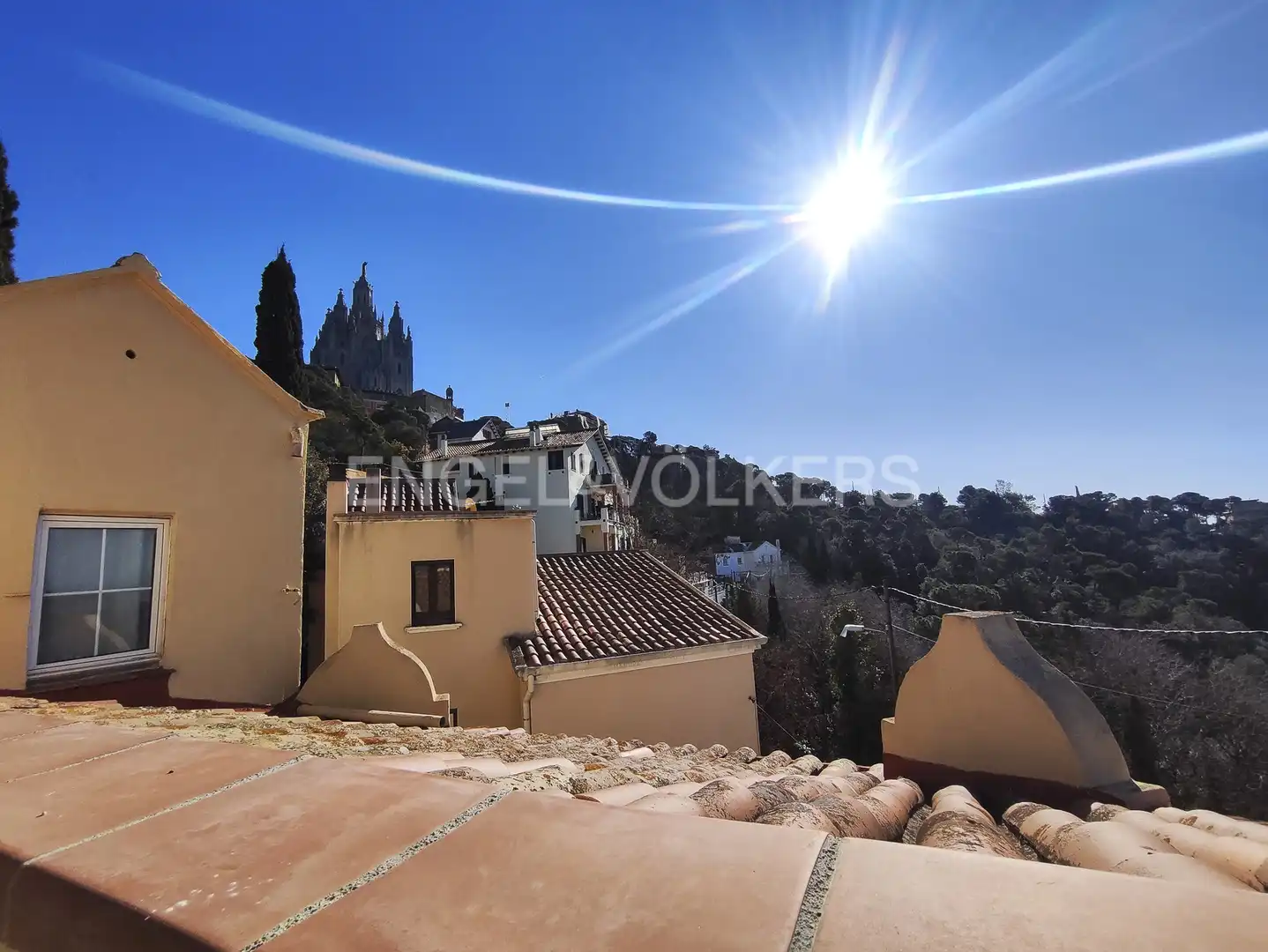 Vista exterior de Casa o xalet de lloguer en Barcelona amb Aire condicionat, Calefacció i Jardí privat