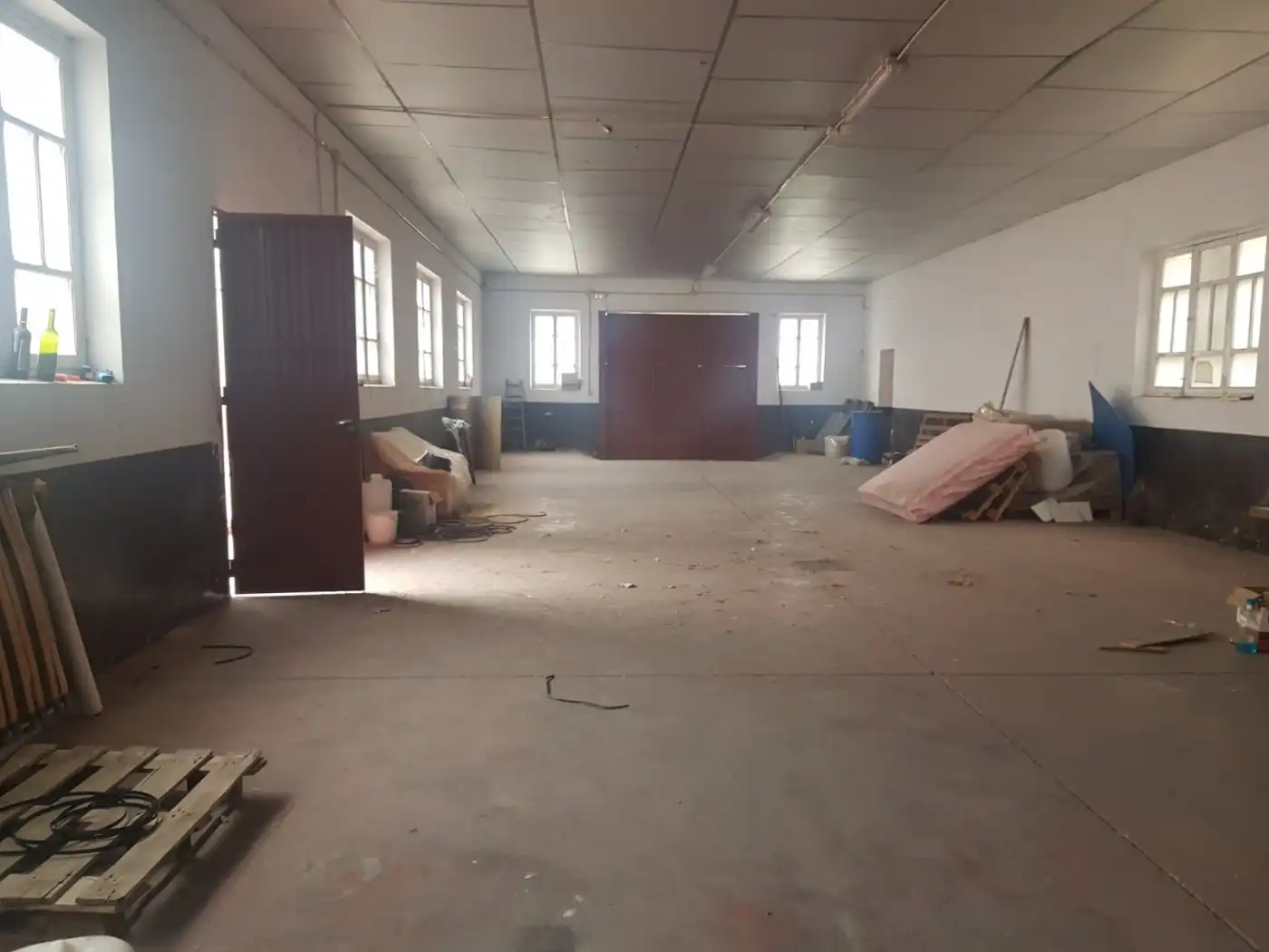 Nave industrial en venta en Villena