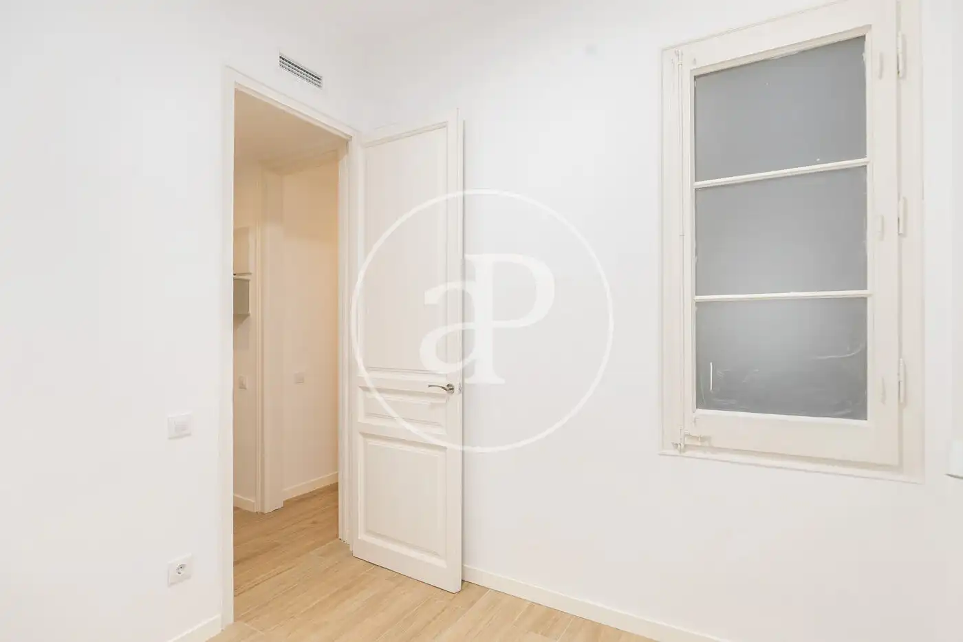 Schlafzimmer von Wohnung zum Verkauf in Barcelona mit Klimaanlage und Heizung