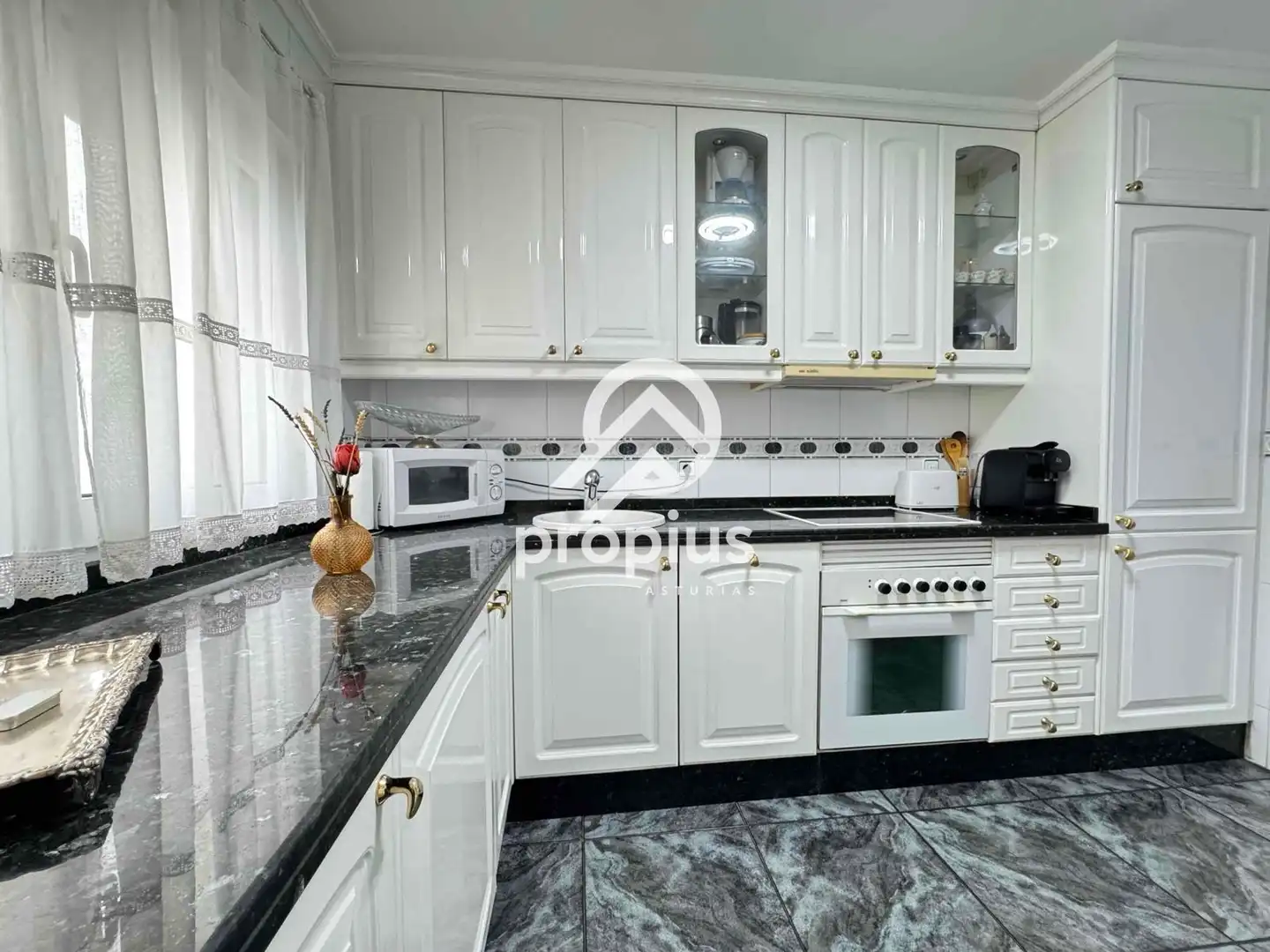 Piso en venta en Pedro Antonio Menendez, Parque San Francisco - Uría