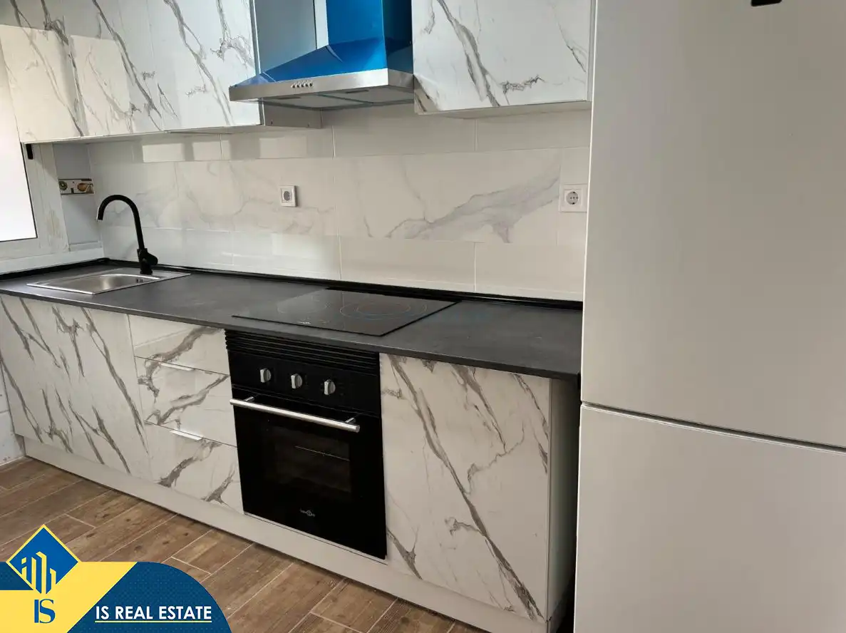 Cuina de Apartament en venda en Alicante / Alacant amb Calefacció, Terrassa i Moblat