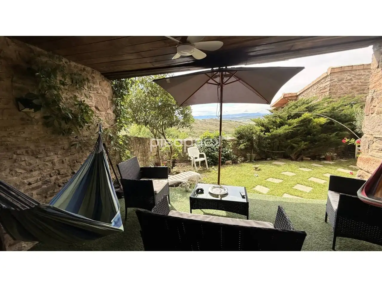Jardí de Casa o xalet en venda en Undués de Lerda amb Calefacció, Jardí privat i Parquet