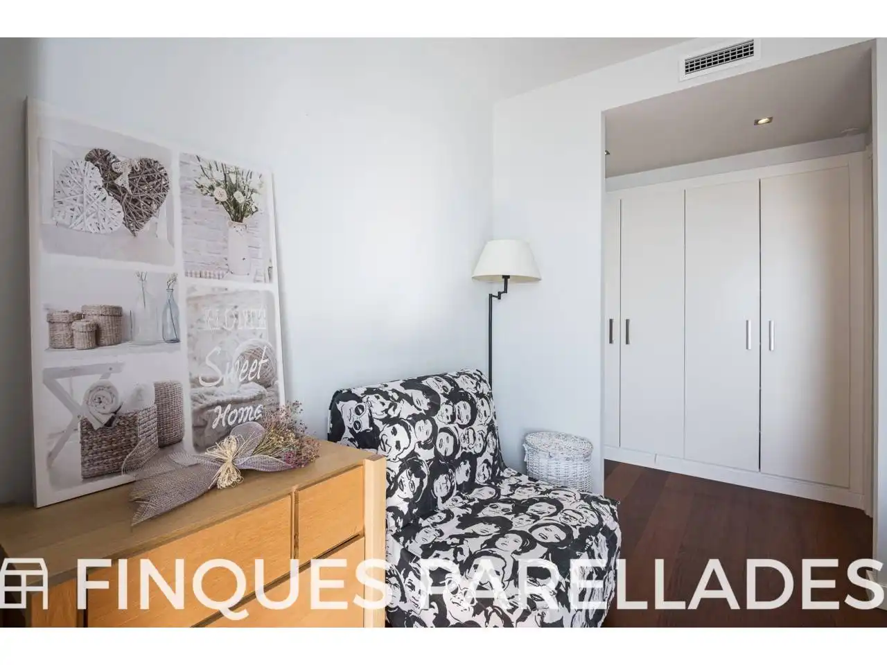 Bedroom of Flat for sale in Sitges  with Air Conditioner, Heating and Parquet flooring