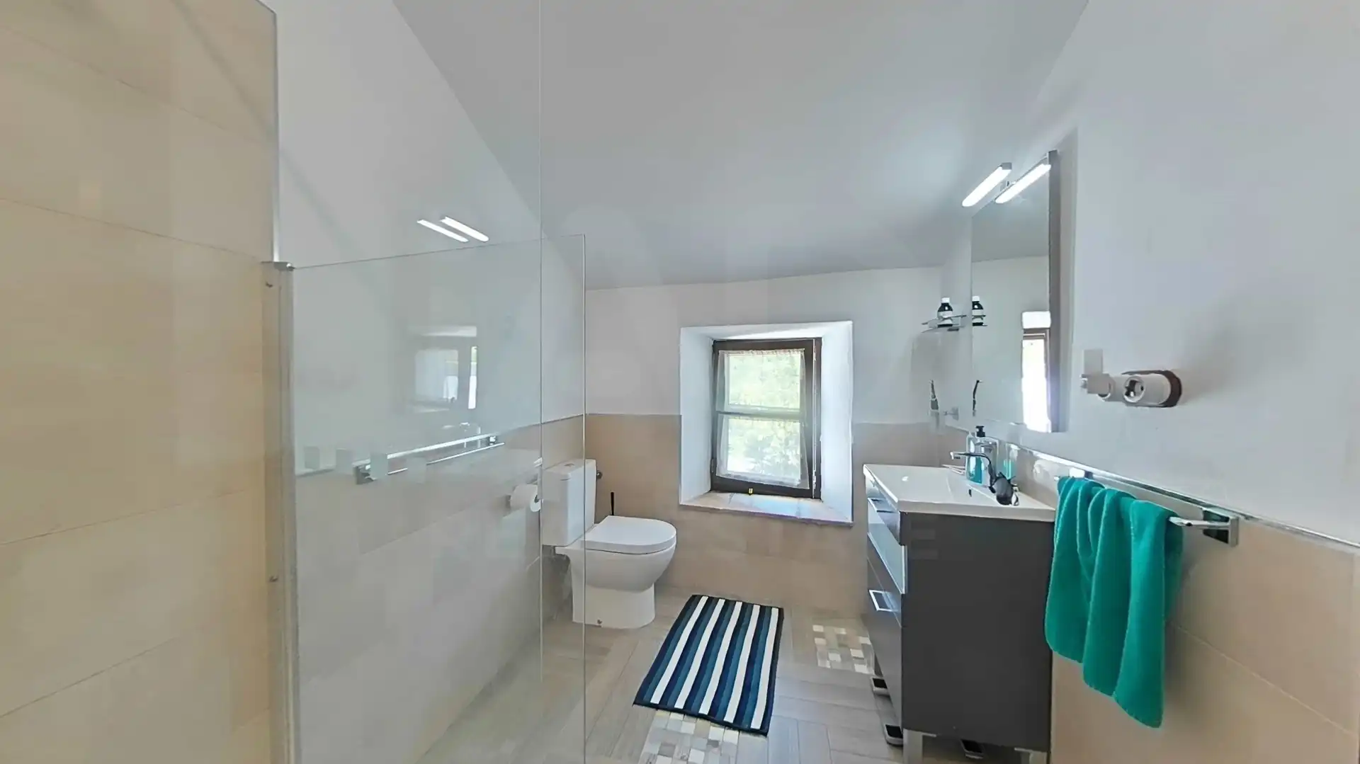Baño de Casa o chalet en venta en Cortes de la Frontera con Aire acondicionado, Calefacción y Terraza