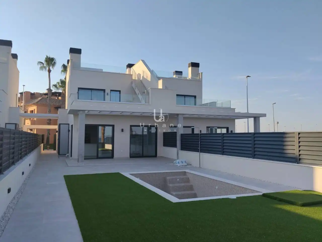 Vista exterior de Casa o chalet en venta en Los Alcázares con Aire acondicionado, Calefacción y Jardín privado