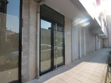 Gewerbefläche zum Verkauf in Cabezón de la Sal - Calle Matilde de la Torre 9