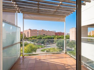 Pis amb balcó en venda a Sant Martí