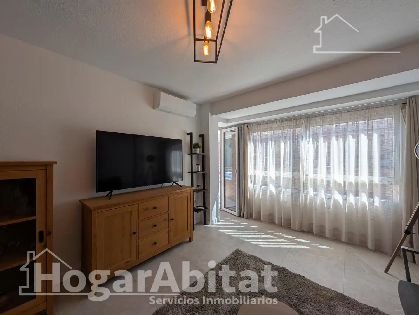 Sala d'estar de Pis en venda en Alicante / Alacant amb Aire condicionat, Calefacció i Moblat