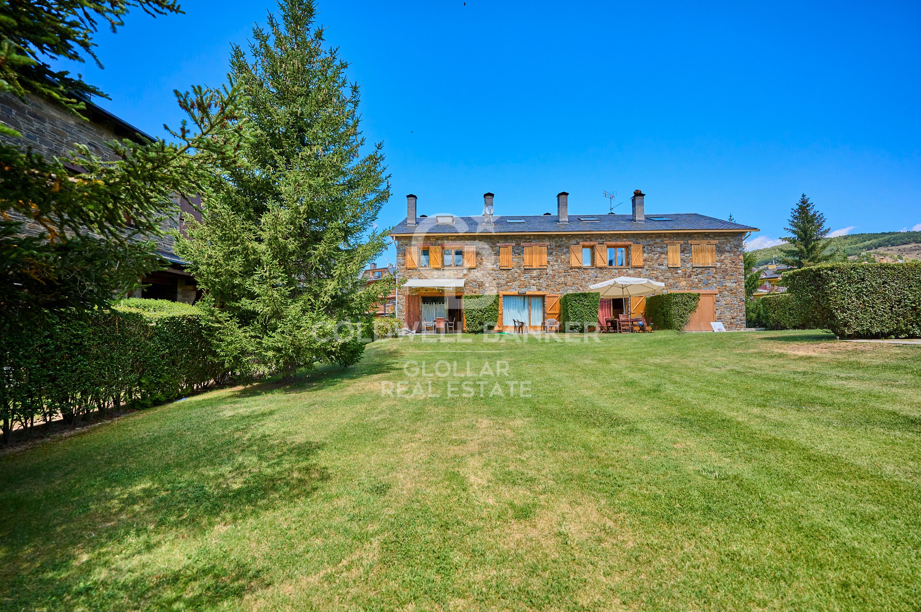 Garden of Single-family semi-detached for sale in Llívia  with Heating, Private garden and Parquet flooring