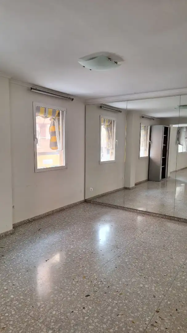 Habitación de Oficina en venta en Oliva con Aire acondicionado, Calefacción y Terraza