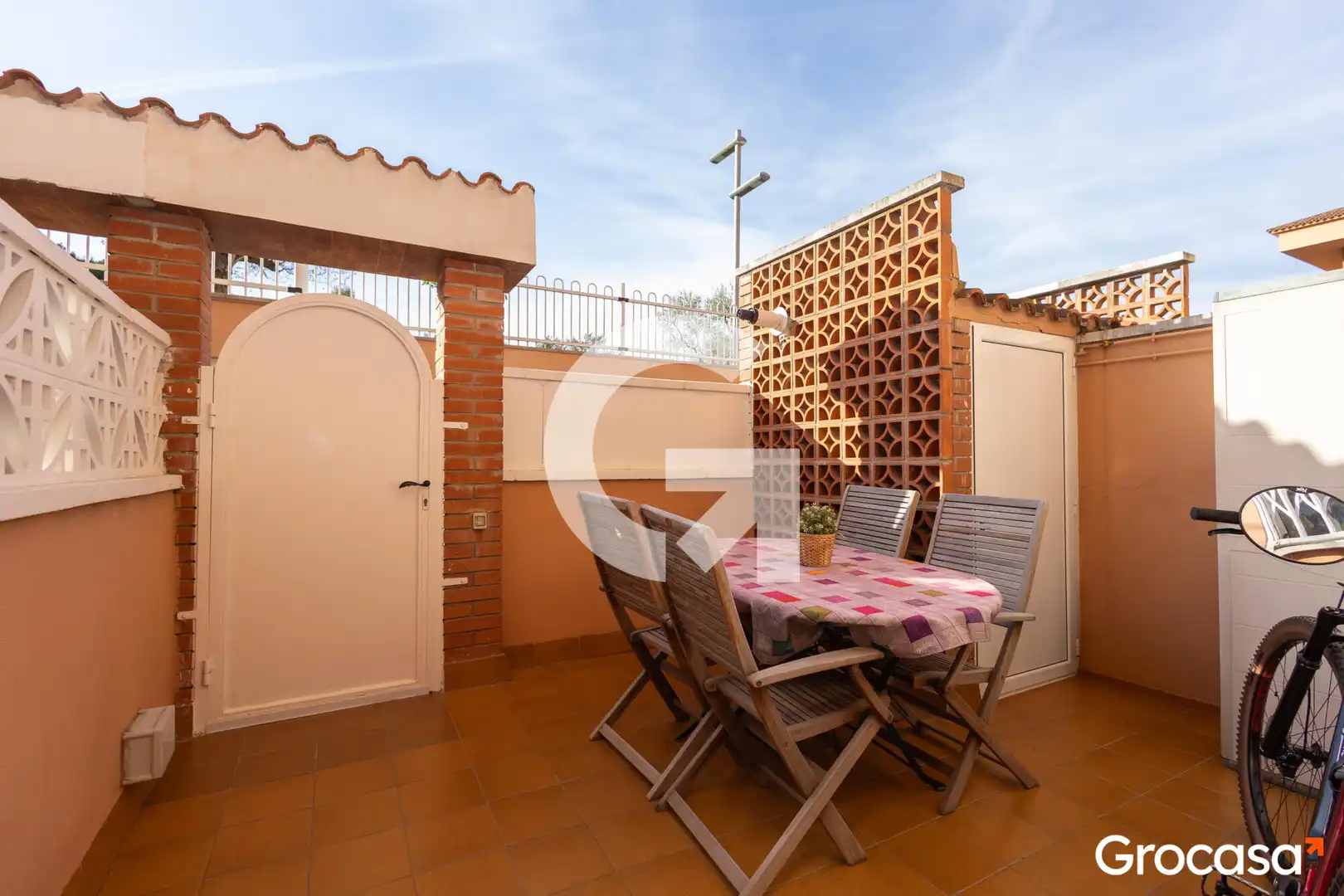 Terraza de Casa adosada en venta en Sant Vicenç Dels Horts con Aire acondicionado, Calefacción y Jardín privado