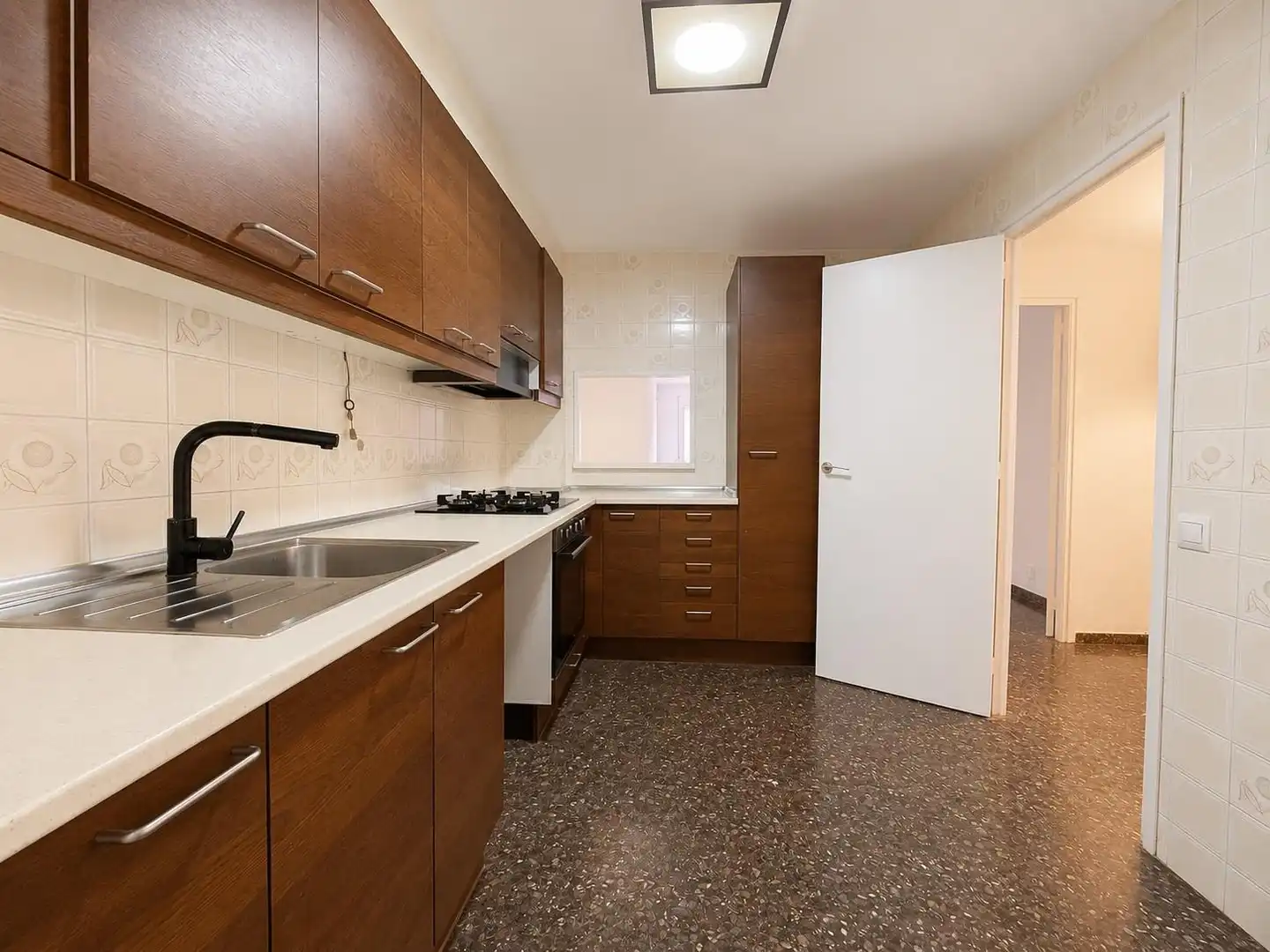 Cocina de Piso de alquiler en Terrassa con Calefacción, Terraza y Balcón