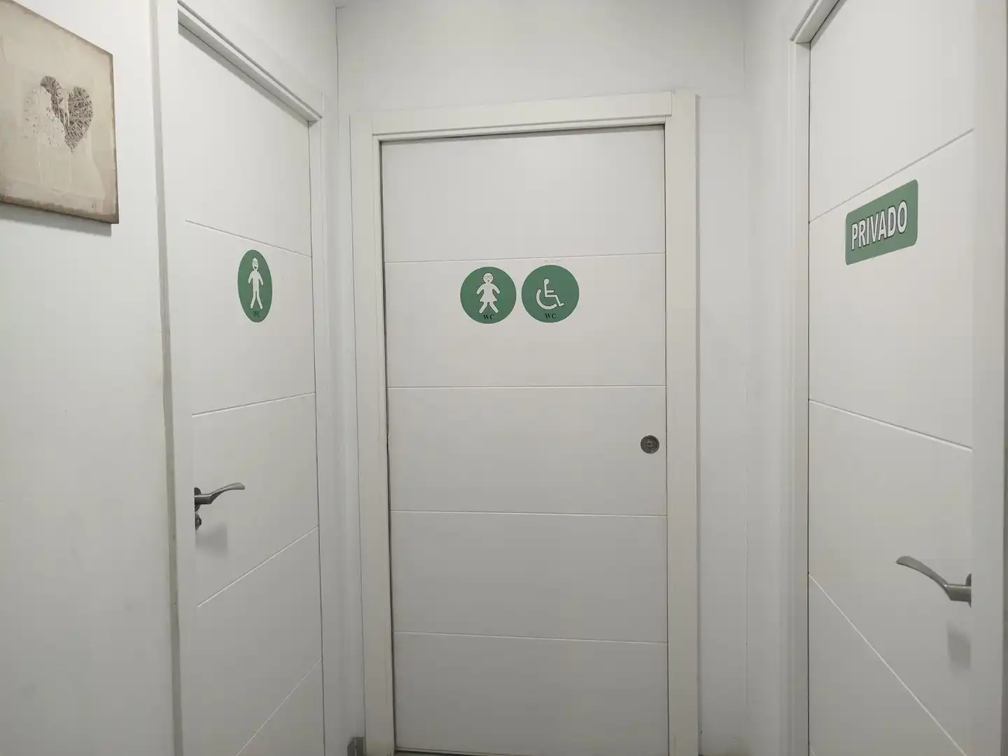 Baño de Local en traspaso en Manises con Aire acondicionado