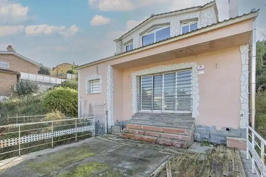 Casa o chalet en venta en ARTISTES, 16, Vallirana