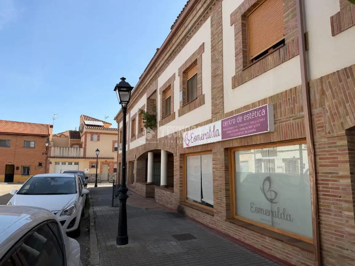 Vista exterior de Local en venta en Valdetorres de Jarama