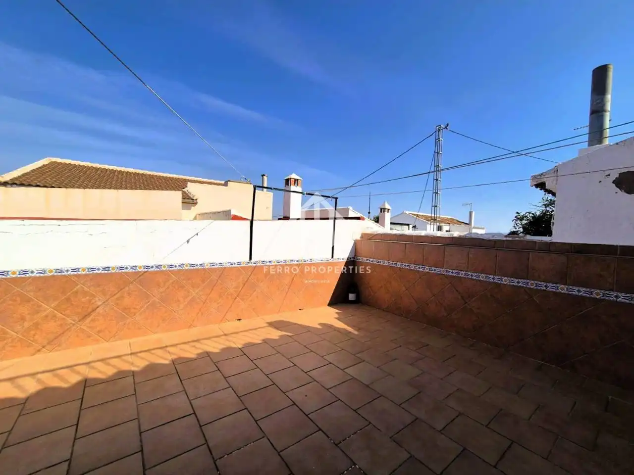 Vista exterior de Casa o xalet en venda en Loja amb Terrassa, Piscina i Moblat