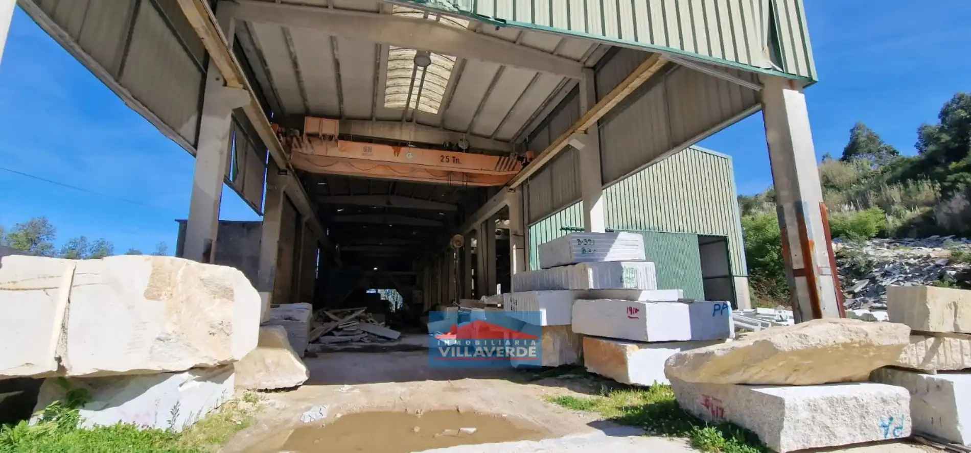 Exterior view of Industrial buildings for rent in Cangas 